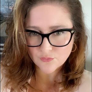 Meet your Posher, Mara